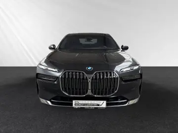 BMW 750e xDrive  1 99%  SkyLounge Autobahnassist