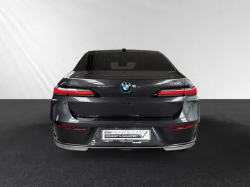 BMW 750e xDrive  1 99%  SkyLounge Autobahnassist
