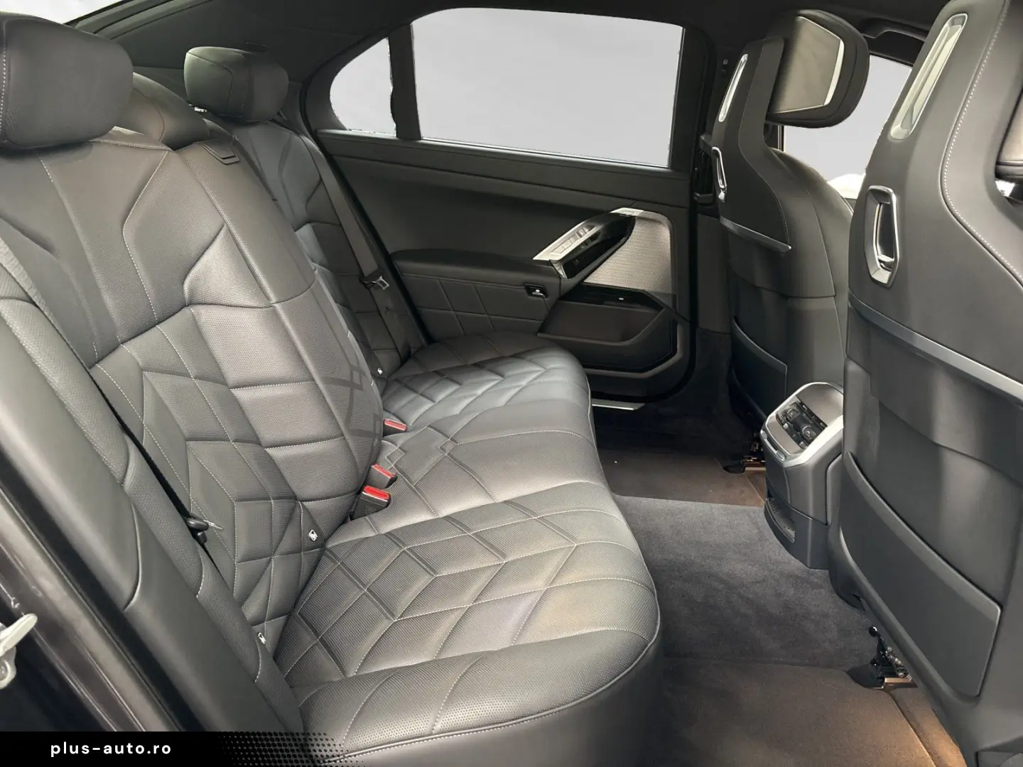 BMW 750e xDrive  1 99%  SkyLounge Autobahnassist