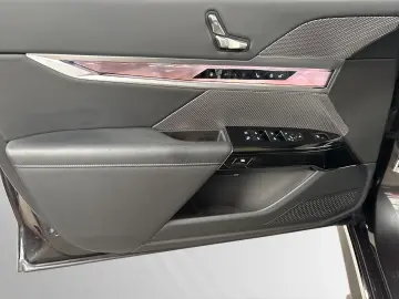 BMW 750e xDrive  1 99%  SkyLounge Autobahnassist