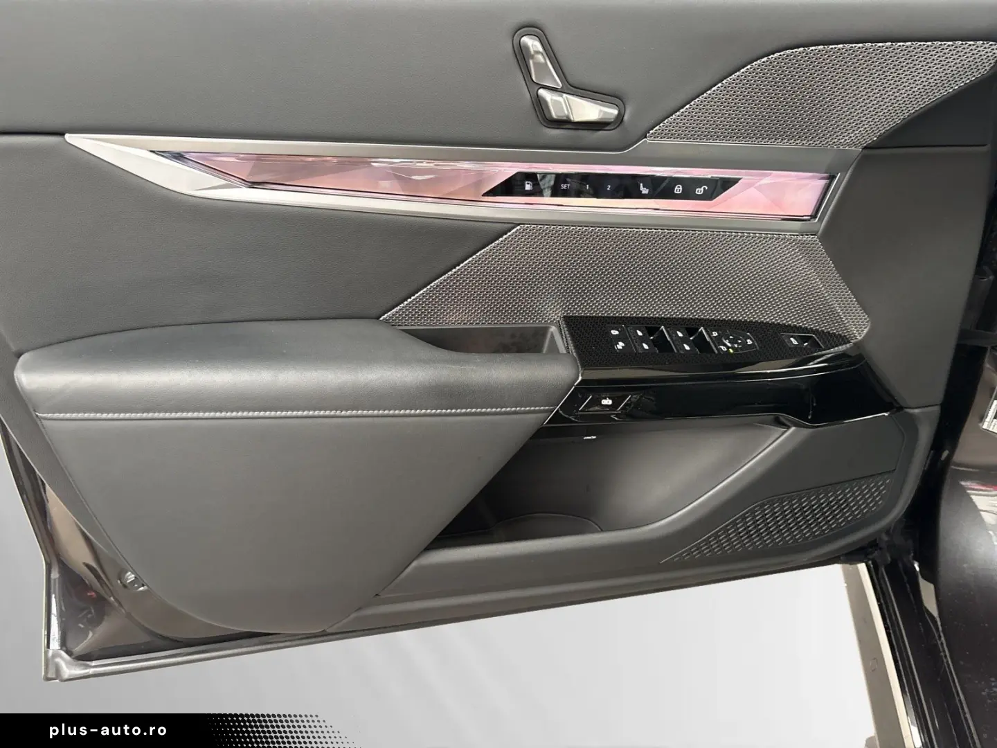 BMW 750e xDrive  1 99%  SkyLounge Autobahnassist