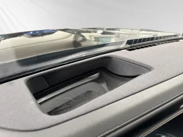 BMW 750e xDrive  1 99%  SkyLounge Autobahnassist