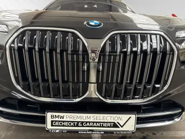 BMW 750e xDrive  1 99%  SkyLounge Autobahnassist