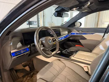 BMW 750e xDrive EXEC.LOUNGE FOND ENTERT voll