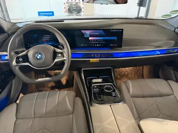 BMW 750e xDrive EXEC.LOUNGE FOND ENTERT voll