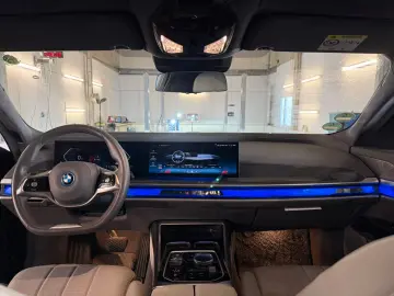 BMW 750e xDrive EXEC.LOUNGE FOND ENTERT voll