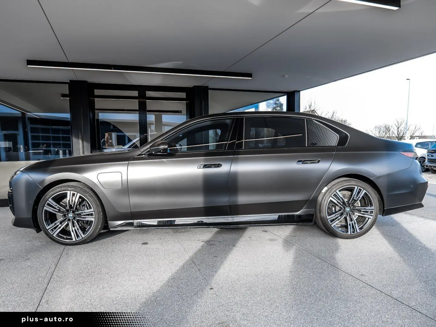 BMW 750e xDrive M Sport TV HUD PANO ACC 360 KAM RFK