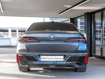 BMW 750e xDrive M Sport TV HUD PANO ACC 360 KAM RFK