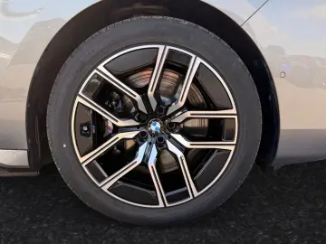 BMW 750e xDrive M Sport Pro DAProf. Autobahnass.
