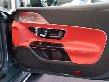 MERCEDES-BENZ SL 63 AMG 4M  silizium classicrot MANU…