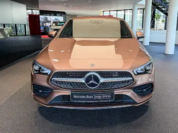 MERCEDES-BENZ CLA 250 e AMGLi LED MBUX HEADUP KEYLESS KAMERA