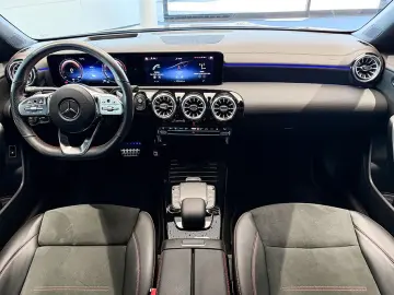 MERCEDES-BENZ CLA 250 e AMGLi LED MBUX HEADUP KEYLESS KAMERA