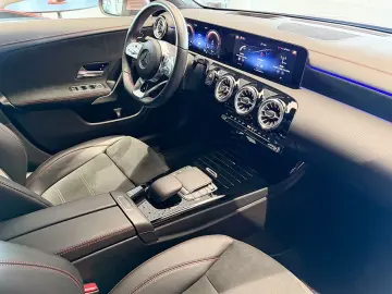 MERCEDES-BENZ CLA 250 e AMGLi LED MBUX HEADUP KEYLESS KAMERA