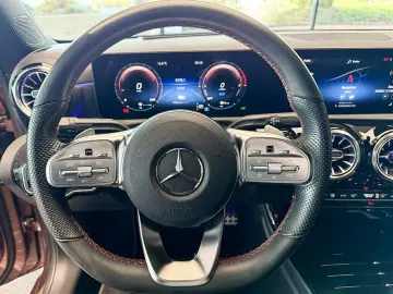 MERCEDES-BENZ CLA 250 e AMGLi LED MBUX HEADUP KEYLESS KAMERA