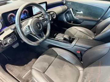 MERCEDES-BENZ CLA 250 e AMGLi LED MBUX HEADUP KEYLESS KAMERA