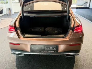MERCEDES-BENZ CLA 250 e AMGLi LED MBUX HEADUP KEYLESS KAMERA