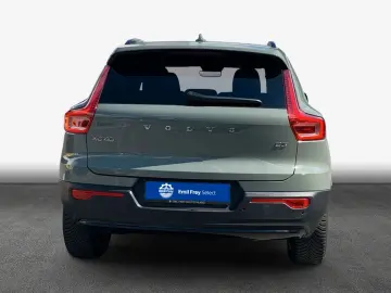 VOLVO XC40 B3 B DKG Plus Dark