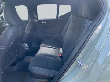 VOLVO XC40 B3 B DKG Plus Dark