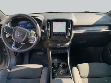 VOLVO XC40 B3 B DKG Plus Dark