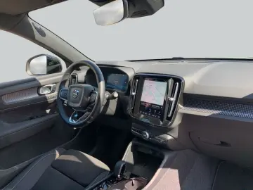 VOLVO XC40 B3 B DKG Plus Dark
