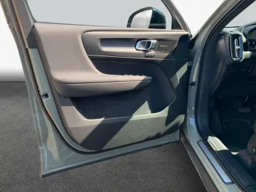VOLVO XC40 B3 B DKG Plus Dark