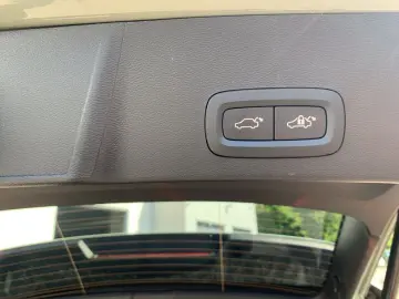 VOLVO XC40 B3 B DKG Plus Dark