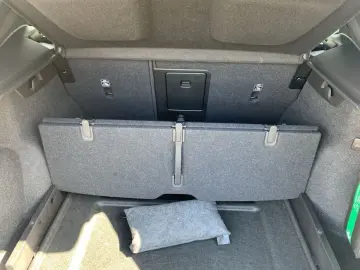 VOLVO XC40 B3 B DKG Plus Dark