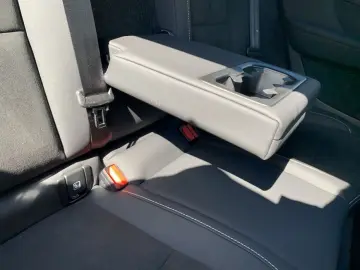 VOLVO XC40 B3 B DKG Plus Dark