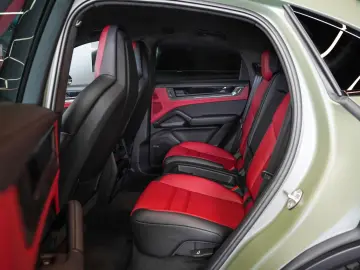 PORSCHE Cayenne Coupe Turbo E-Hybrid mit GT-Paket