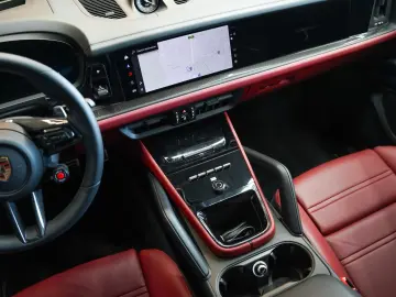 PORSCHE Cayenne Coupe Turbo E-Hybrid mit GT-Paket