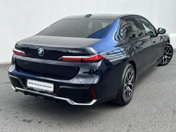 BMW 7 Series 740d xDrive Executive Lounge