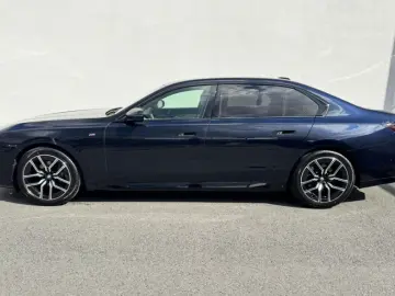 BMW 7 Series 740d xDrive Executive Lounge