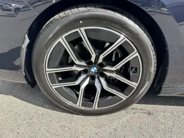 BMW 7 Series 740d xDrive Executive Lounge