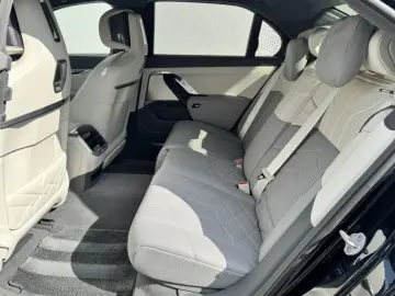 BMW 7 Series 740d xDrive Executive Lounge