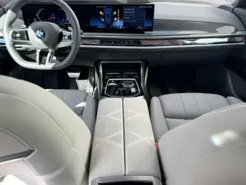 BMW 7 Series 740d xDrive Executive Lounge