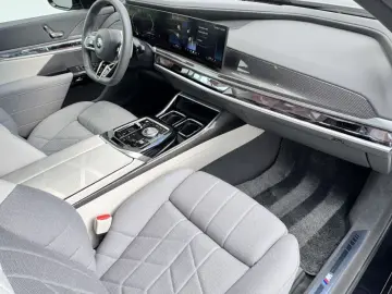 BMW 7 Series 740d xDrive Executive Lounge