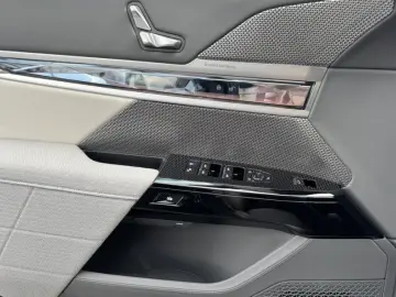 BMW 7 Series 740d xDrive Executive Lounge
