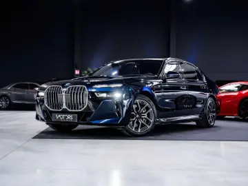 BMW 750 7 Serie 750eXAS PHEV - M-pack - Rear Seat En