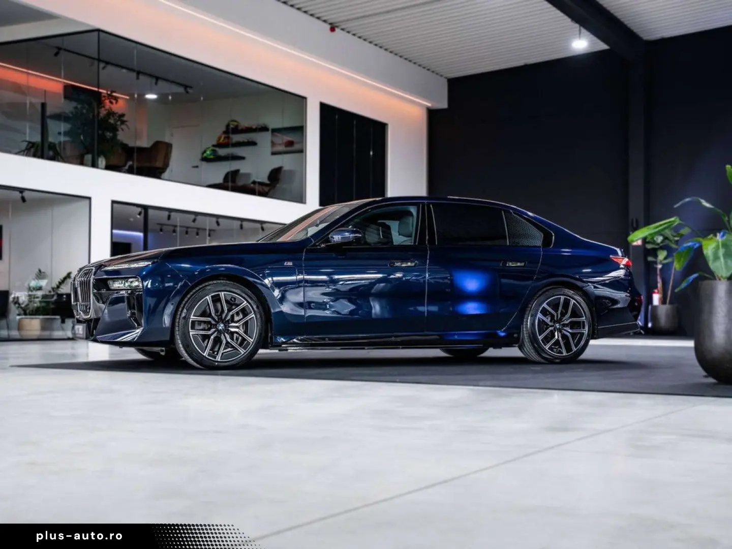 BMW 750 7 Serie 750eXAS PHEV - M-pack - Rear Seat En