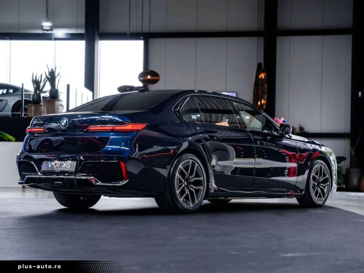 BMW 750 7 Serie 750eXAS PHEV - M-pack - Rear Seat En