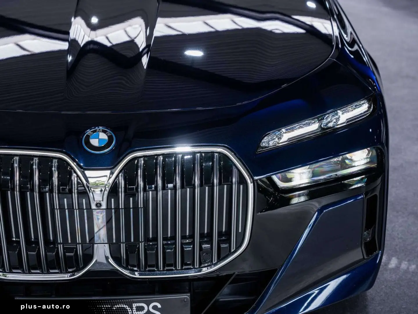 BMW 750 7 Serie 750eXAS PHEV - M-pack - Rear Seat En