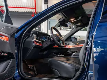 BMW 750 7 Serie 750eXAS PHEV - M-pack - Rear Seat En