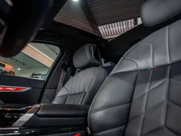 BMW 750 7 Serie 750eXAS PHEV - M-pack - Rear Seat En