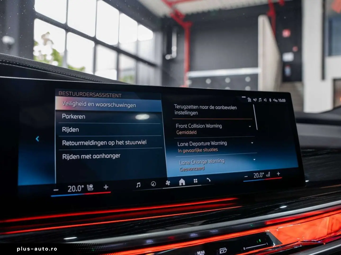 BMW 750 7 Serie 750eXAS PHEV - M-pack - Rear Seat En