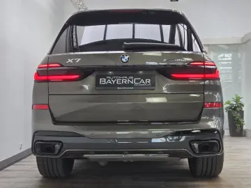 BMW X7 xDr40d M Sport Pro AHK Sitzlüftung ACC 22Zoll