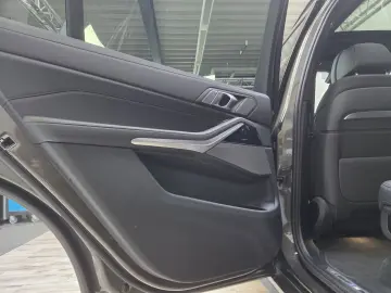 BMW X7 xDr40d M Sport Pro AHK Sitzlüftung ACC 22Zoll