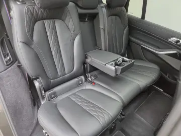 BMW X7 xDr40d M Sport Pro AHK Sitzlüftung ACC 22Zoll