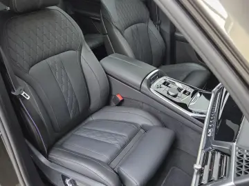 BMW X7 xDr40d M Sport Pro AHK Sitzlüftung ACC 22Zoll