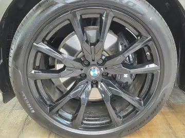 BMW X7 xDr40d M Sport Pro AHK Sitzlüftung ACC 22Zoll