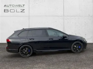 VW Golf VIII R 4Motion 2.0 TSI AHK Pano R-Perf270km